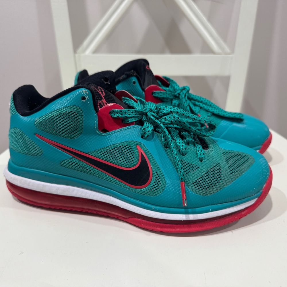 Nike LeBron 9 Low 'Reverse Liverpool'